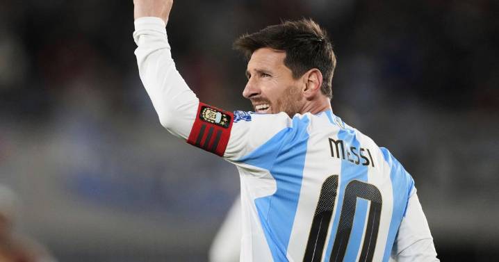 Messi and Argentina's soccer team are special guests for Angola's independence anniversary