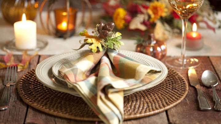 Add A Natural Touch To Your Thanksgiving Table With This DIY Place Card Idea