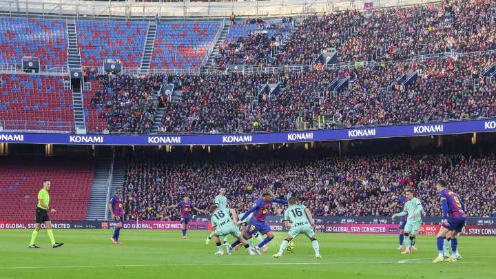 Las multas de Trabajo por las obras del Camp Nou encienden a la oposición a Laporta