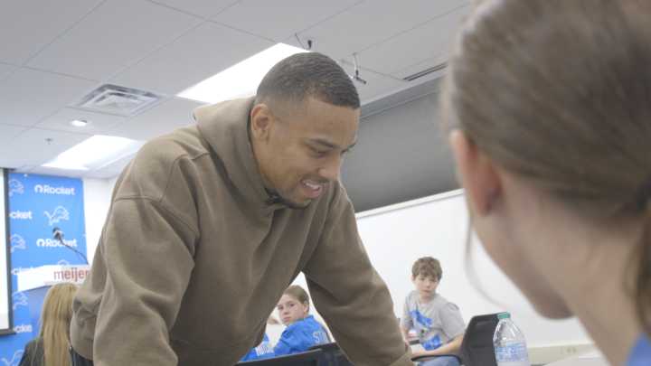 EXCLUSIVE: East Jordan Shoe Club students’ custom cleats debut on Detroit Lions’ Amon