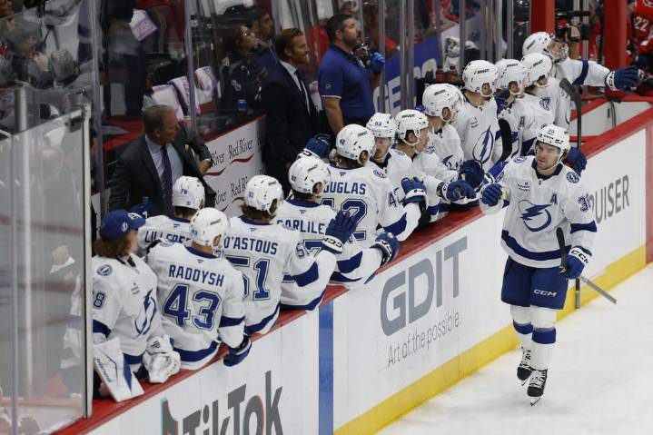 Deadspin | Brandon Hagel, Tampa Bay take big lead early, hold off Capitals