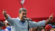 Guerra psicológica: EEUU consideró bombardear Caracas con panfletos que ofrecen una recompensa millonaria por Maduro, en su cumpleaños