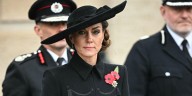 Los misteriosos pendientes de rubí que Kate Middleton llevó en el Día del Recuerdo y que no son del joyero real