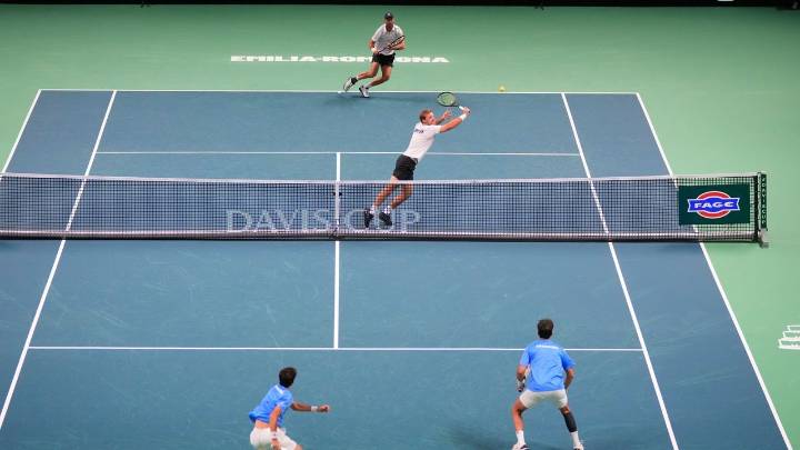 Spain rallies past Czech Republic to reach Davis Cup semifinals. Germany defeats Argentina