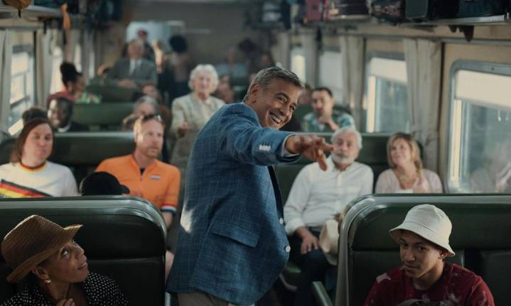 Review: George Clooney explores the inner life of a movie star in ‘Jay Kelly’