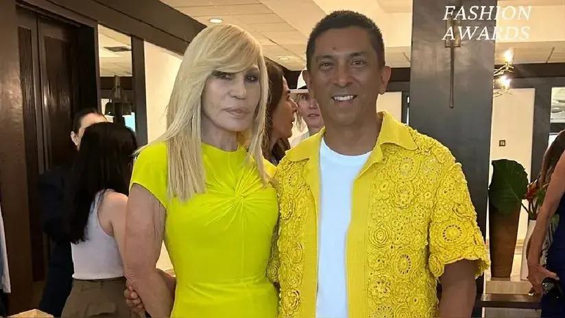 Jorge Luis Salinas deslumbra a Donatella Versace con su colección artesanal en los Latin American Fashion Awards 2025