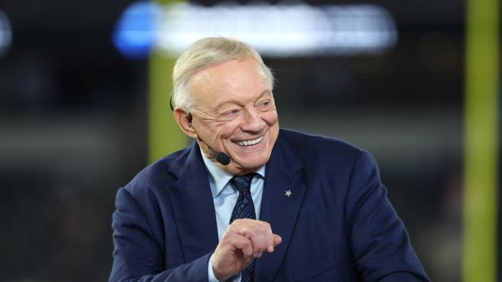 Jerry Jones: "When it gets slow, I stir that sh