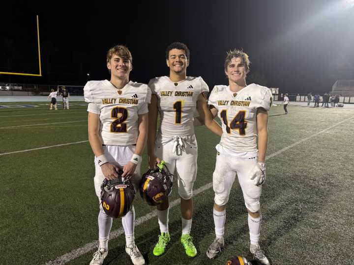 Valley Christian football routs San Dimas in Division 9 semifinals