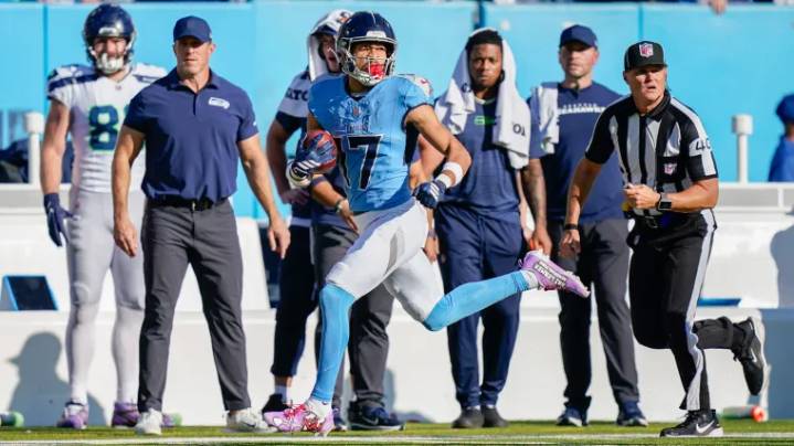 Titans' Chimere Dike made 2 pieces of Tennessee franchise history on big