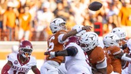 Manning accounts for 6 touchdowns as Longhorns top Arkansas in high