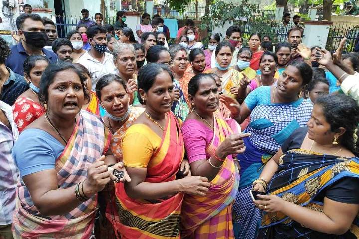 Chennai police detain protesting sanitation workers after they wade into sea
