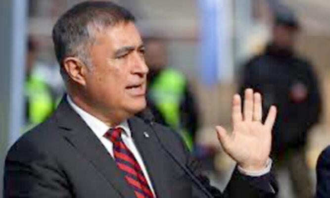 Desbordes critica al presidente del partido tras  sanción por apoyo a candidato republicano