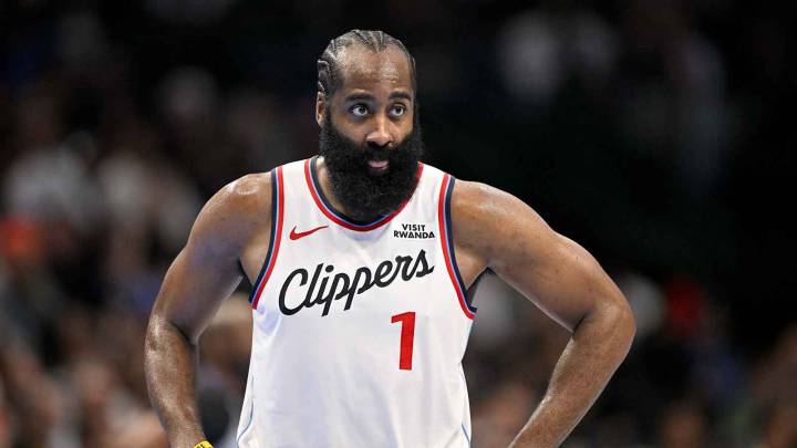 Clippers’ James Harden shouts out his own mic drop after 55