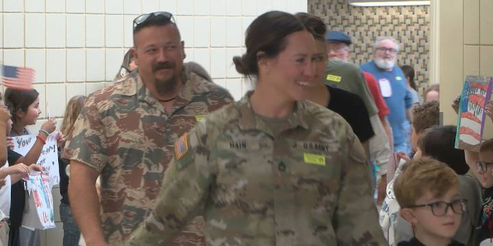 Fredstrom Elementary in Lincoln honors veterans with school parade