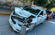 Provoca taxista choque múltiple y daños en el Centro