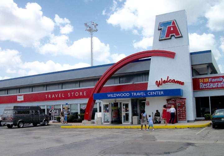 ICE puts hold on unlicensed driver who fled traffic stop at TA Travel Center