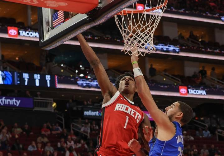 Deadspin | Alperen Sengun, Amen Thompson carry Rockets past Mavericks
