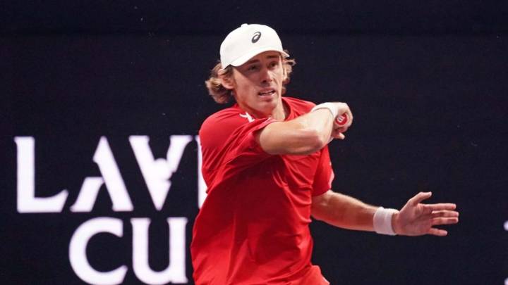 Alex de Minaur moves on at ATP Finals; Carlos Alcaraz secures year