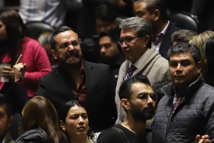 Monreal propone posponer debate sobre reforma de revocación de mandato