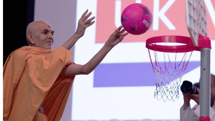 His holiness Mahant Swami Maharaj – radiant, fearless, and spiritually enlightened since childhood