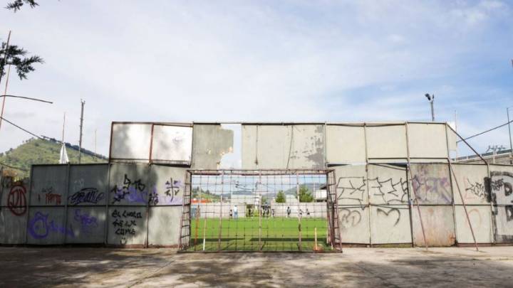 Miedo al caminar en parques sin luz… El deterioro ha traído un aumento de asaltos y temor entre estudiantes