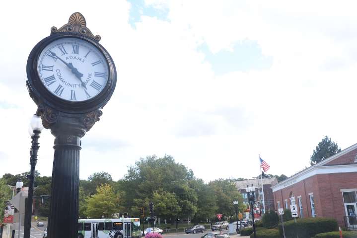 Daylight Saving Time: Turn back the clocks this weekend for extra hour of sleep