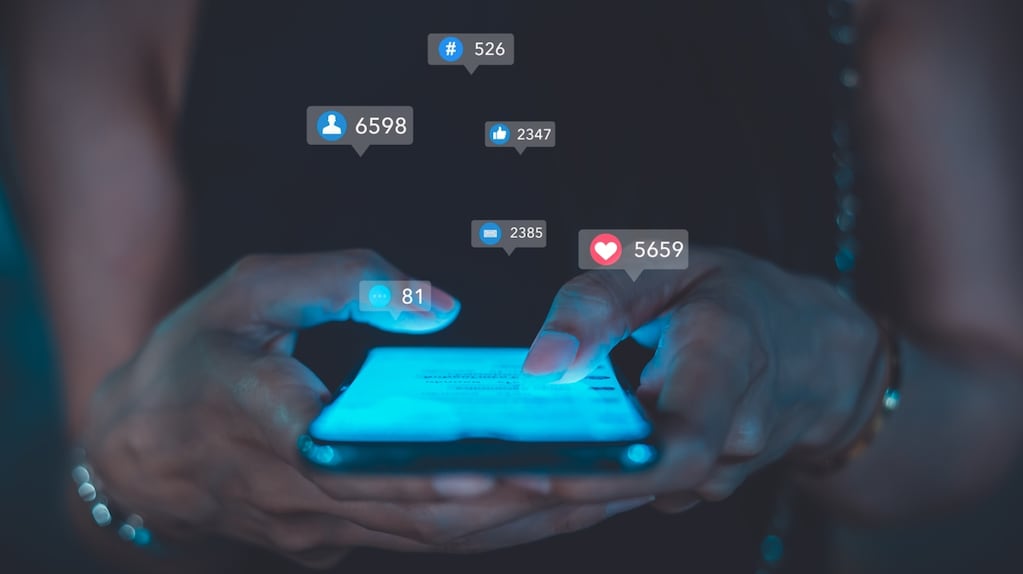 Qué significa no subir fotos a redes sociales, según la psicología