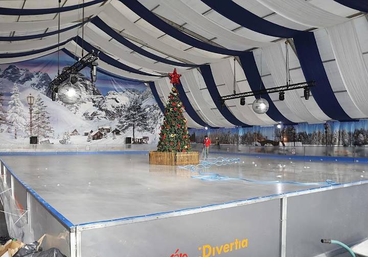Atracciones de Navidad en Gijón: de la pista de hielo a los renos mágicos