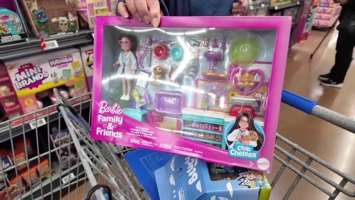 Walmart is rolling out Black Friday deals. How to use AI to help you shop