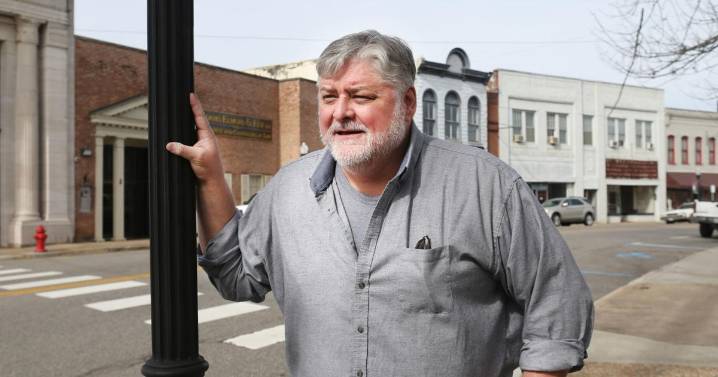 'He leaves a legacy of conservative principles.' Ron Scearce, former supervisor, dies