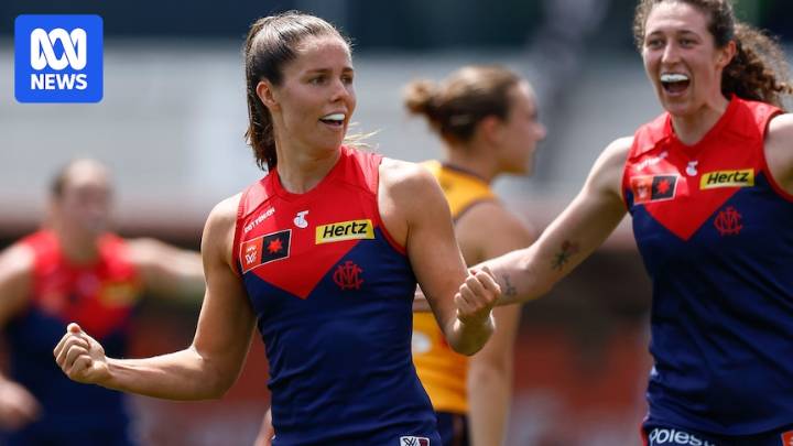 Melbourne into AFLW preliminary final as Kate Hore inspires comeback win over Adelaide