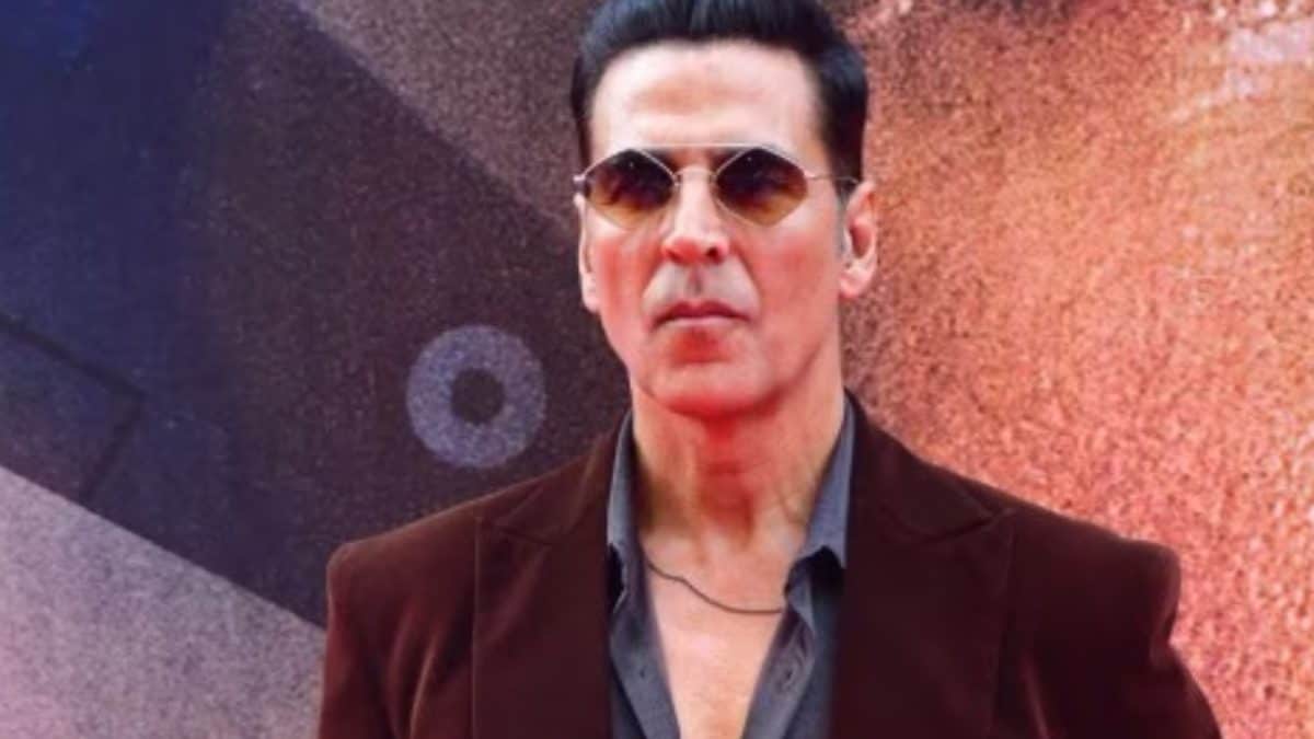 When Akshay Kumar Got Pelted With 100 Eggs On Set But Never Complained Once, Reveals Choreographer