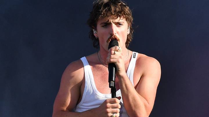 Benson Boone abruptly cancels show due to illness