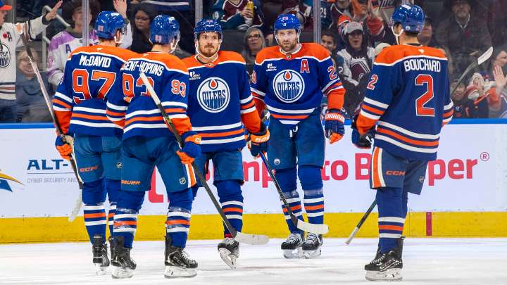 McDavid, Oilers look to get going at home against Stars