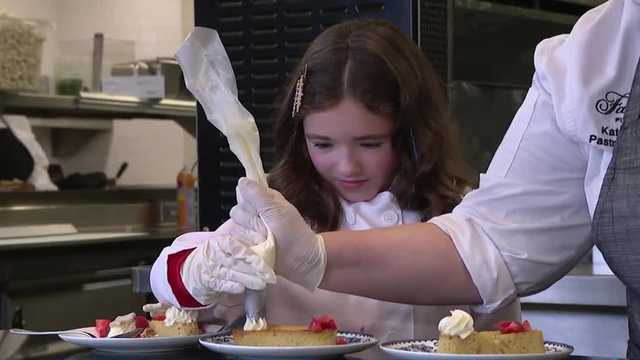 Make-A-Wish: 8-year-old girl helps decorate desserts at Fairmont Pittsburgh for holiday season