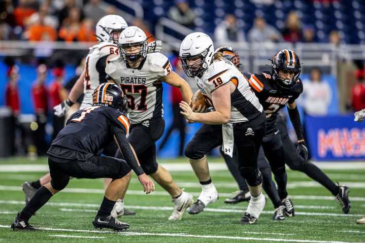 See photos as Harbor Beach claims D8 Michigan state title over Hudson