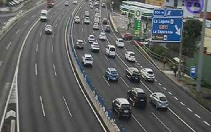 Un accidente provoca colas kilométricas en la TF