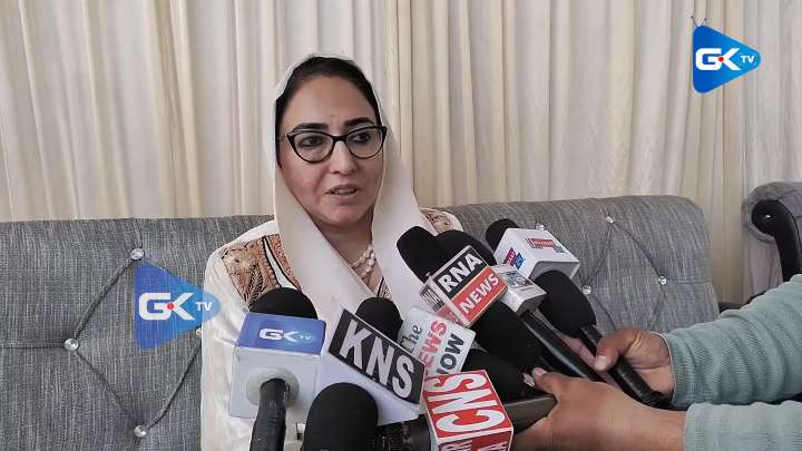 Darakhshan Andrabi addresses ‘Sahi Rasta’ youth workshop in Shopian