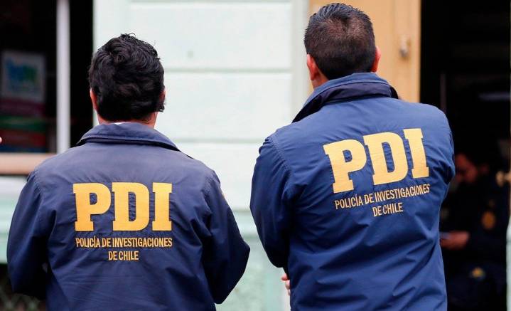 Detienen a seis funcionarios de la PDI por supuestos delitos de contrabando, falsificación, malversación y tráfico de drogas