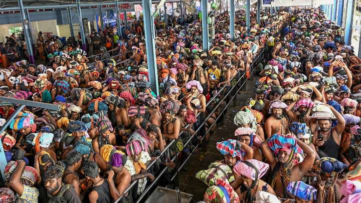 Lakhs queue up for Sabarimala pilgrimage, devotees complain of lack of water