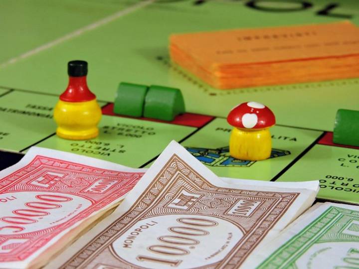 MPs Monopoly Club banned from House of Commons