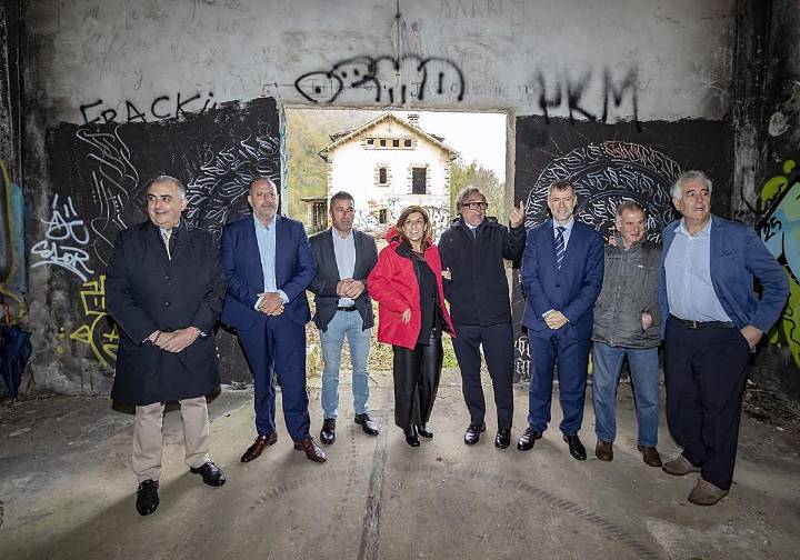 Buruaga: «Por fin llegan las máquinas a La Engaña»