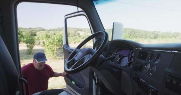 Salteño sintió un ruido extraño en su camión y cuando lo abrió descubrió lo impensado