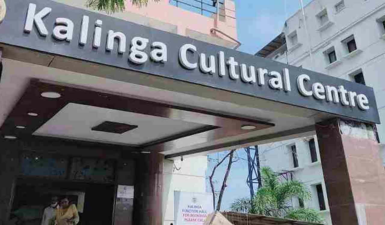 Three-day Kalaa Spandan Art Fair showcases 2,000 artworks at Kalinga Cultural Centre