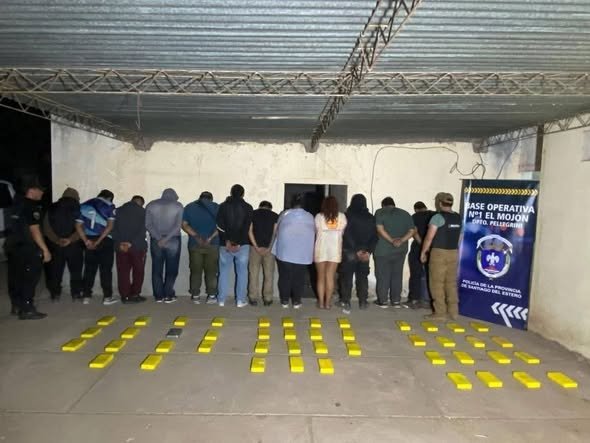 Ex gendarme y 11 salteños fueron detenidos con más de 47 kg de droga