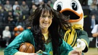 Sabrina Ionescu goes undercover at Oregon women's basketball game