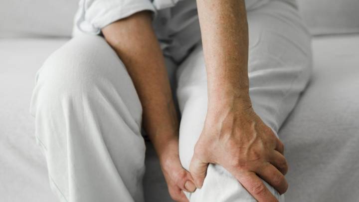 Movete sin dolor: probá estos poderosos ejercicios caseros para aliviar la artritis