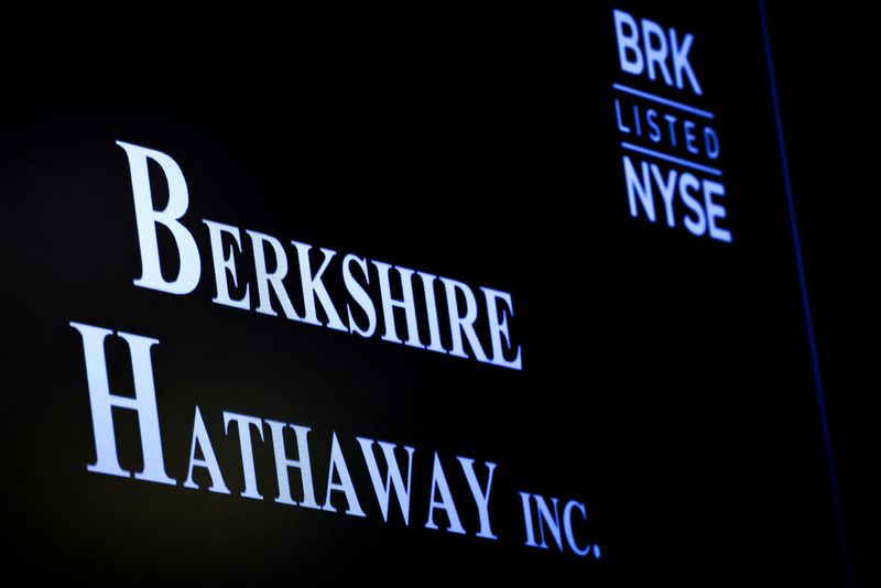 Berkshire cash sets record as profit rises, signaling caution ahead of Buffett exit