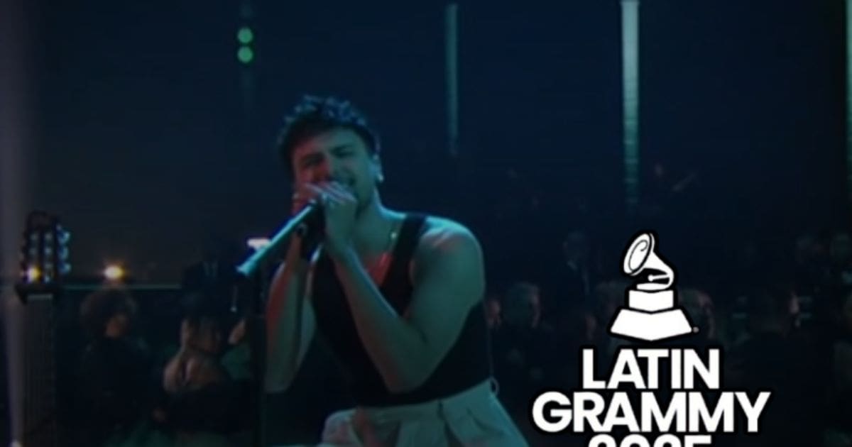 Kakalo presenta “Tierra Trágame” en el escenario de los Latin Grammy 2025 en su primera nominación