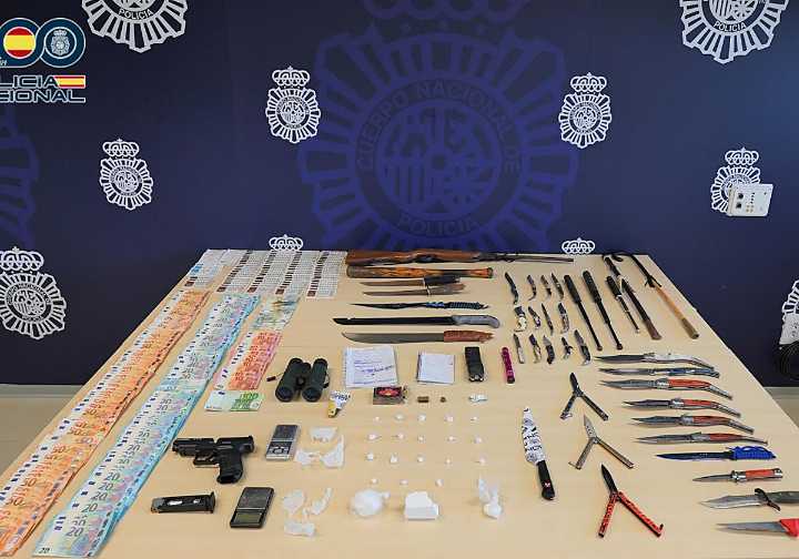 Detenidas cuatro personas de una misma familia por tráfico de drogas en Cazoña